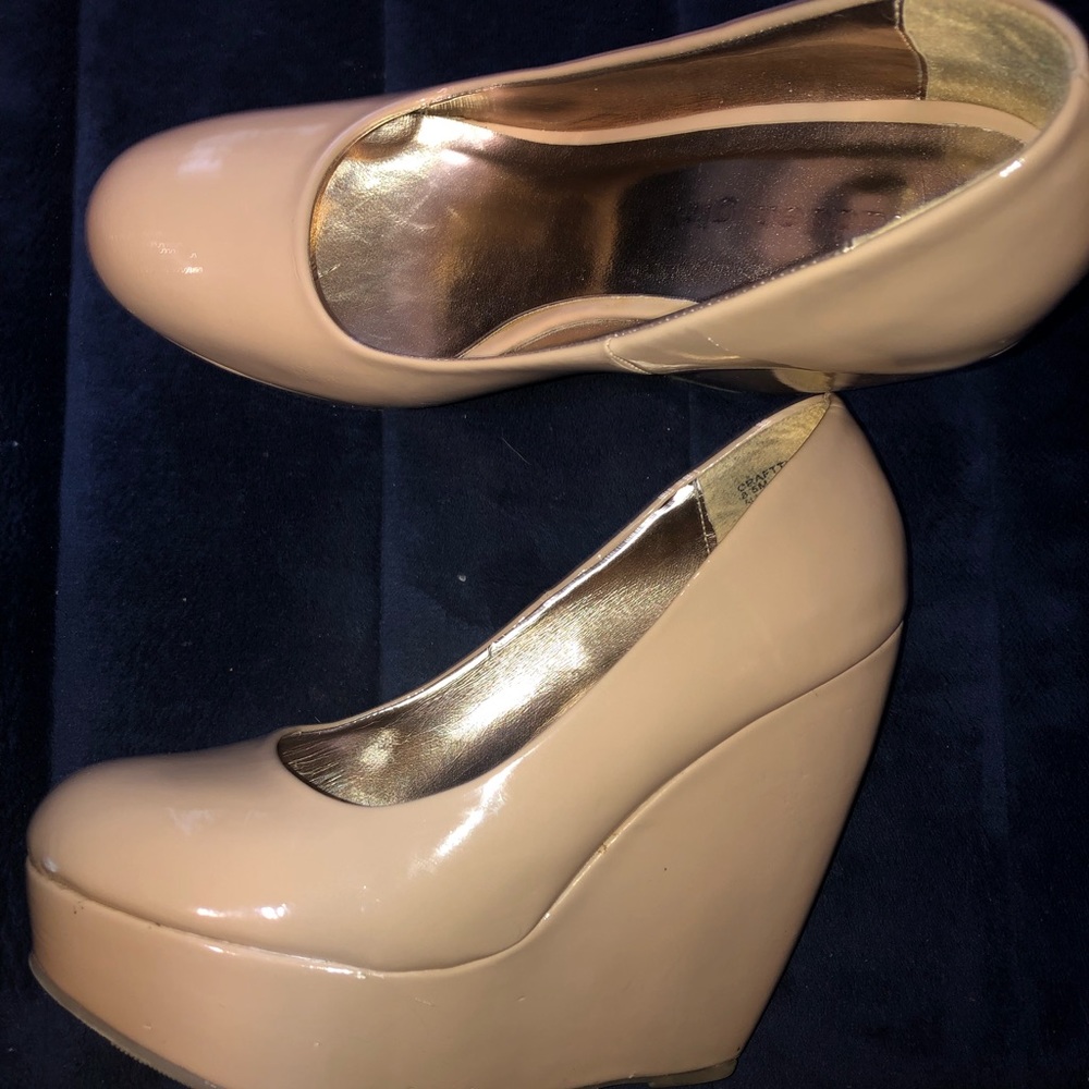 Nude Steve Madden’s Madden Girl